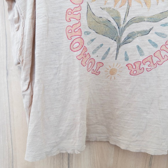 Natural Life Womens Graphic T Shirt Size XL Beige Short Sleeve Floral Boho - Picture 6 of 7